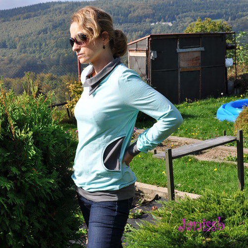 Lehčí mikinka — foto 2