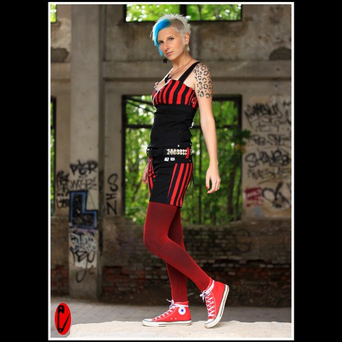 Black/stripes (šortky vel. M - L) — foto 3