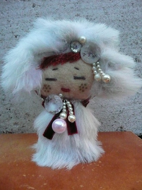 ZIMNÍ KOKESHI - panenka — foto 3