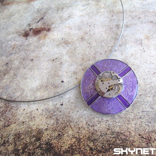 Fialový amulet — foto 2