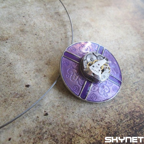 Fialový amulet — foto 3