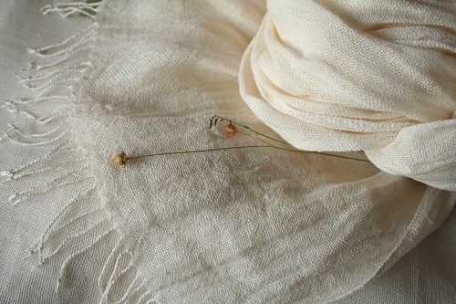 Lněná šála-pléd_slonová kost — foto 2
