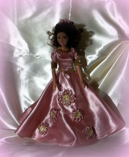 Růžové šaty pro Barbie — foto 5