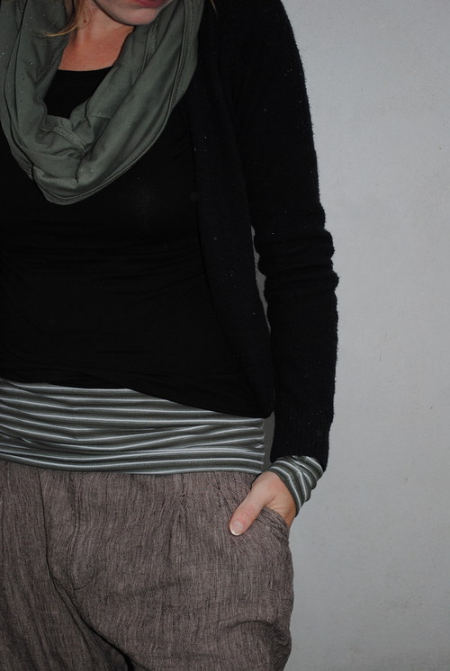Pruhovaný bederní pás khaki — foto 2