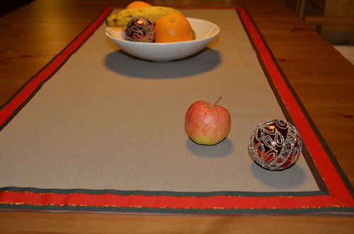 Běhoun s vánoční stuhou (50x110 cm) — foto 3