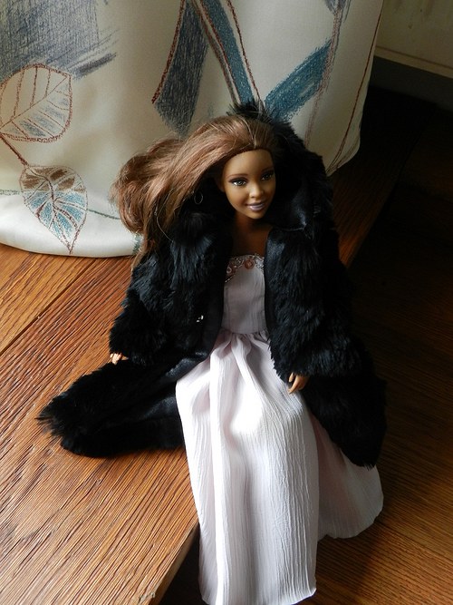 Pravý heboučký kožich pro Barbie — foto 5