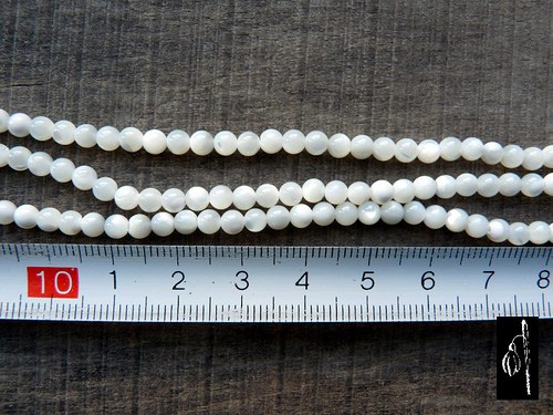 Perleťová kulička světlá, průměr 4 mm, 5 ks — foto 2