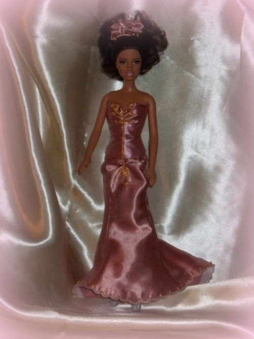 SLEVA !! Růžové šaty pro Barbie — foto 2