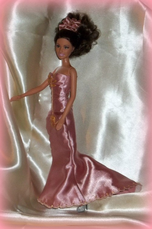 SLEVA !! Růžové šaty pro Barbie — foto 3