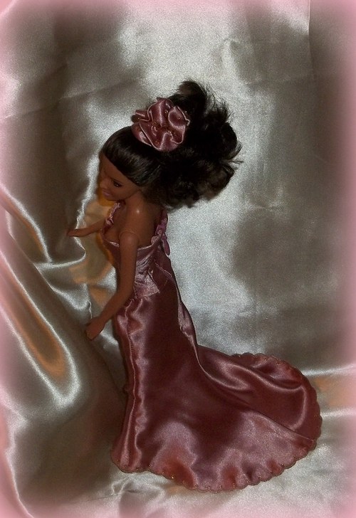 SLEVA !! Růžové šaty pro Barbie — foto 4