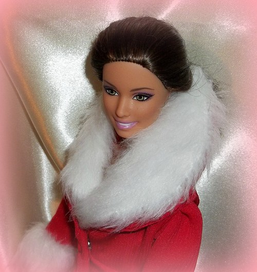 Červený kostýmek pro Barbie — foto 6