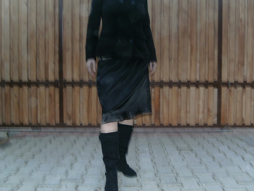 Elegantní sukně s páskem — foto 2