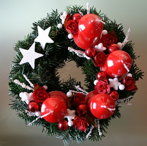 Adventní věneček červenobílý — foto 4