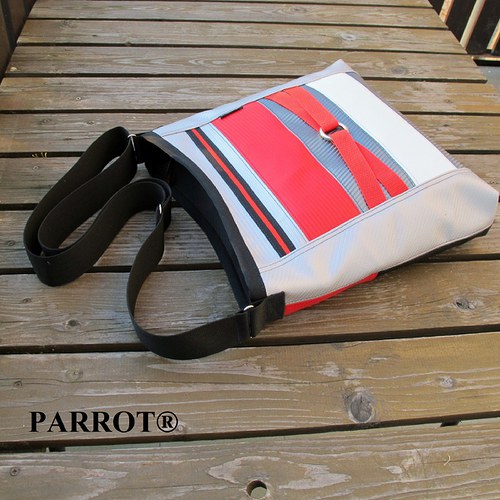 Aktovka Red Matrix Future Bag I. - Parrot® — foto 4