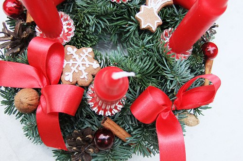 Adventní věnec malý červený — foto 3
