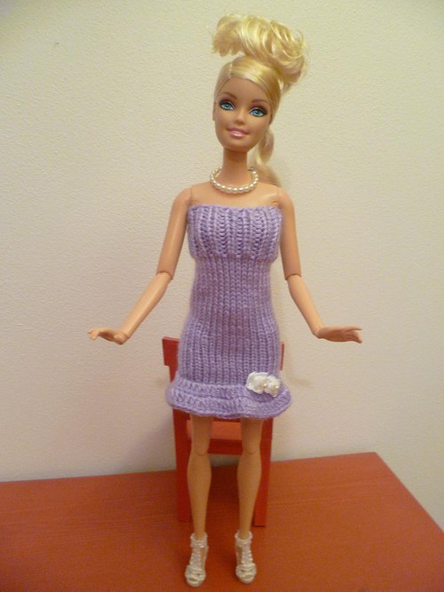 Fialové šaty pro barbie — foto 3