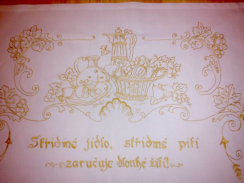 Vyšívaná kuchařka — foto 3