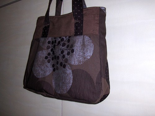 Elegantní hnědá taška — foto 4