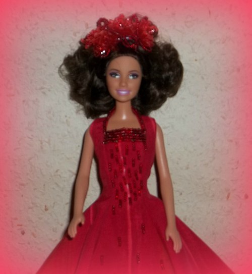Červené šaty pro Barbie — foto 2