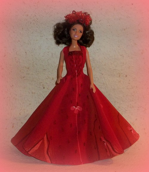 Červené šaty pro Barbie — foto 5