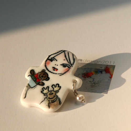 Miš-Ono Perlík (porcelánová brož) — foto 2