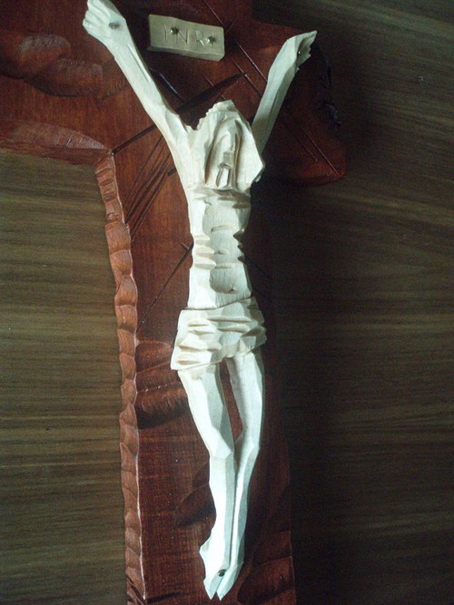 Vyřezávaný kříž — foto 3