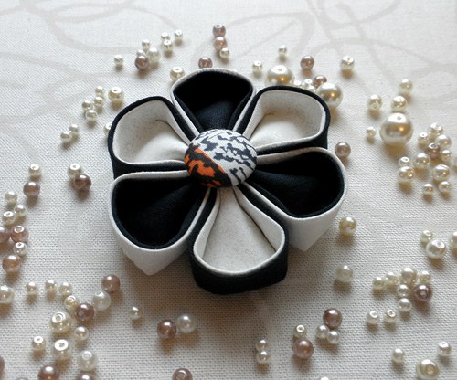 Kanzashi černobílá — foto 2