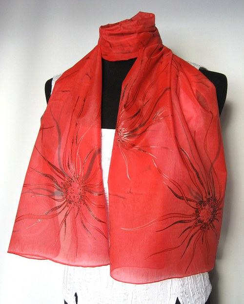 EVEMODE - hedvábný šál"Red flower" — foto 5