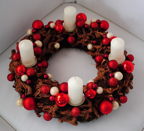 Luxusní adventní věnec červený — foto 2