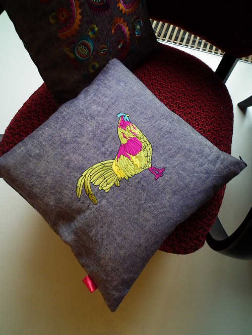 Polštář Mustard Colored Cock — foto 2