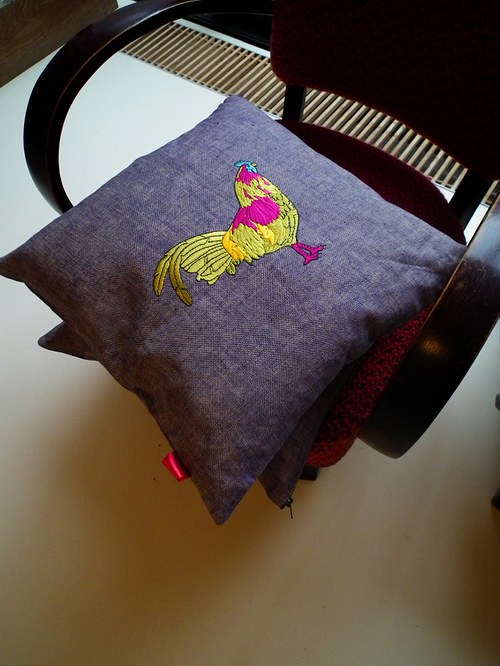 Polštář Mustard Colored Cock — foto 6