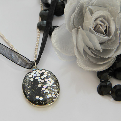 Náhrdelník GLITTER černá — foto 3