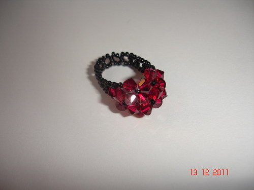 Prstýnek Swarovski barva Ruby — foto 2