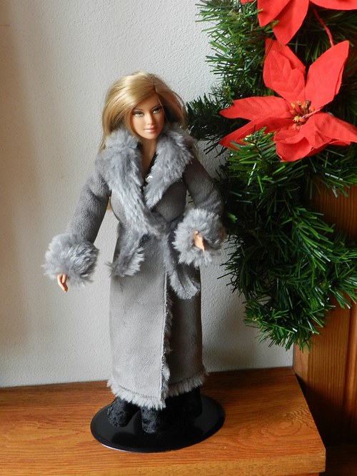 Dlouhý kabát pro Barbie — foto 2