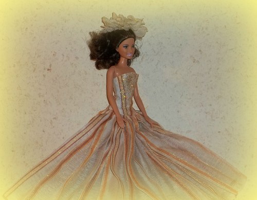 SLEVA ! Pruhované šaty pro Barbie — foto 3