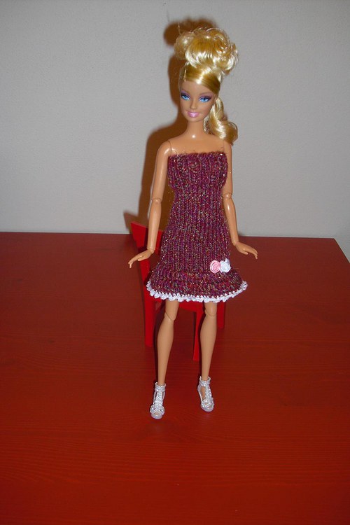 Pletené šaty pro barbie — foto 2