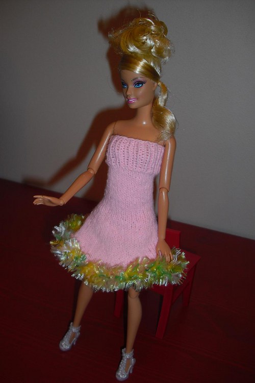 Pletené šaty pro barbie — foto 2