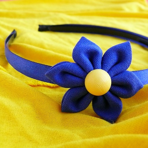 Čelenka s modrou kytkou — foto 2