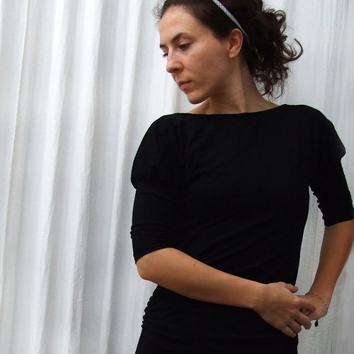 Mia v černé — foto 3