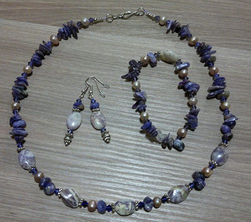 Naušnice - čaroit, říční perly a swarovski — foto 3