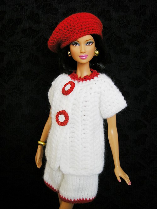 Bílo-červený komplet pro Barbie — foto 2