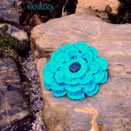 Turquoise flower - háčkovaná brož — foto 3