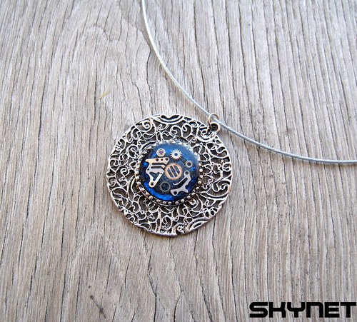Modrý amulet — foto 4