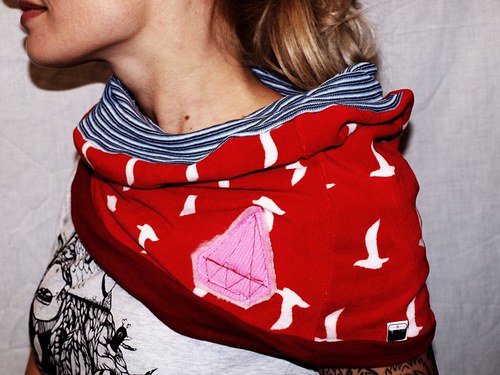 Neck-on pink diamond on red wings — foto 2