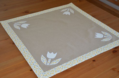 Smetanový tulipán (60x60 cm) — foto 3