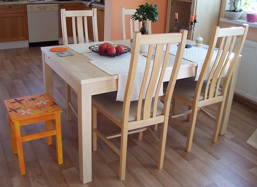 Dřevěná stolička motýlková — foto 6
