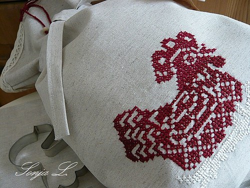 Sáček s výšivkou/slepička/ — foto 2