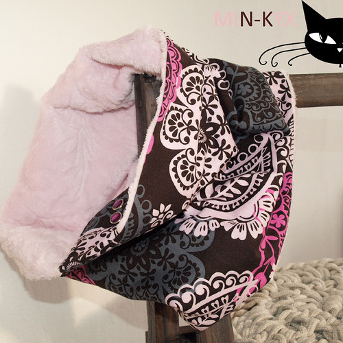 NÁKRČNÍ-KYX brown flower — foto 2
