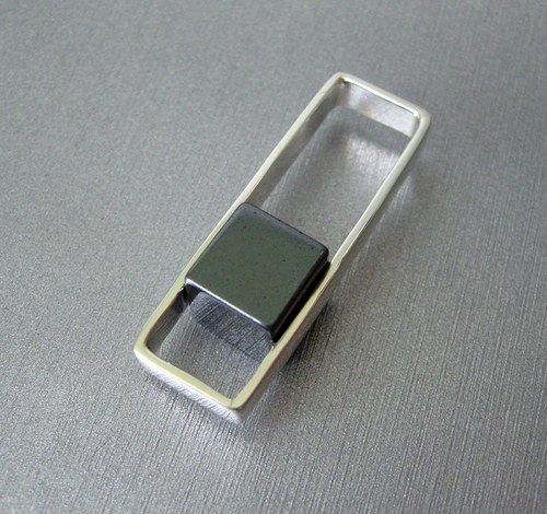 Hematitová kocka II (prívesok) — foto 3