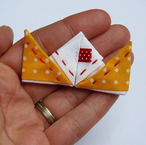 Lodičková brož - textilní origami — foto 5